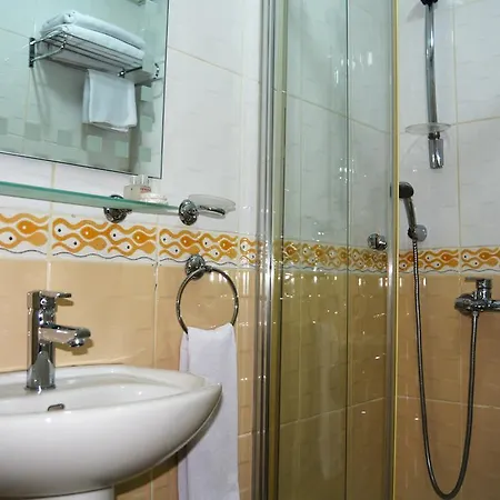 מלון May Hotel Istanbul 3*